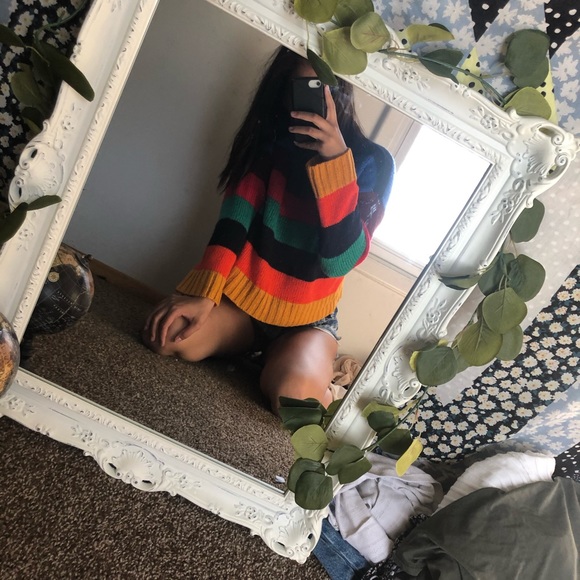 ☆ UO sweater ☆ - Picture 2 of 7